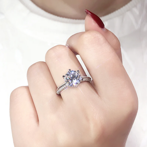 Anello solitario argento 925 e diamante moissanite