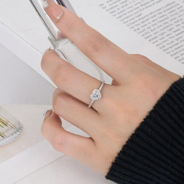 Anello cuore moissanite